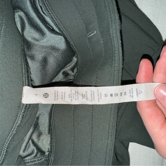 LULULEMON SIZE 4 CROPPED JOGGERS DARK GREEN - Picture 2 of 3